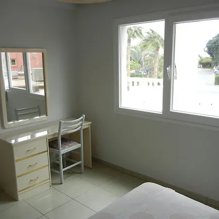 Tsialis Apartmanhotel Píla