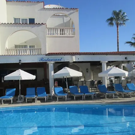 Apartmanhotel Tsialis 4*