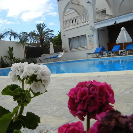 Apart-hotel Tsialis Pyla