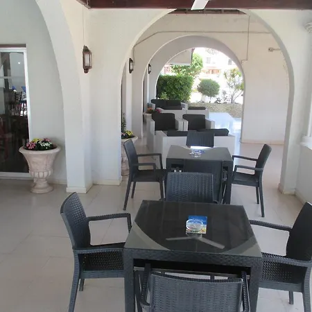 Apart-hotel Tsialis Pyla