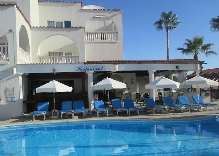 Aparthotel Tsialis 4*