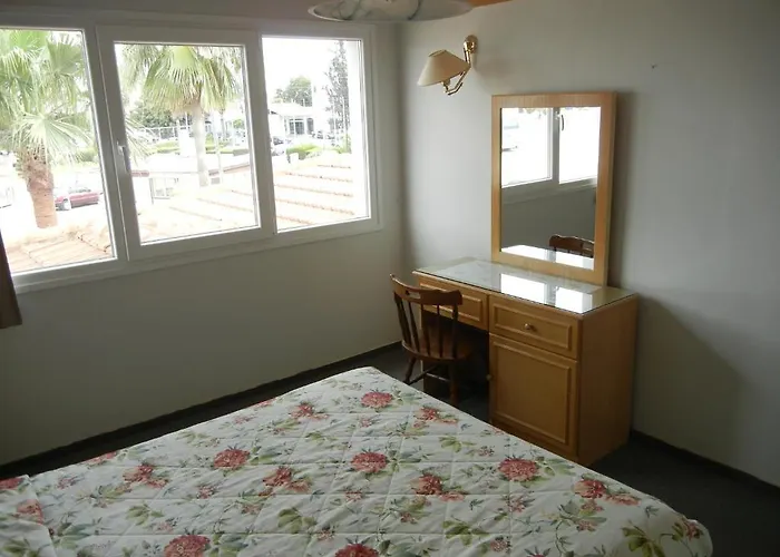 Tsialis Aparthotel 4*